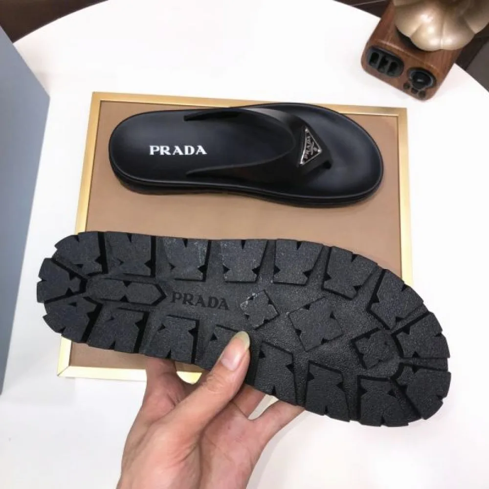 PRADA プラダ 最新の注目ファッション 2026 メンズ用 サンダル 商品画像 9