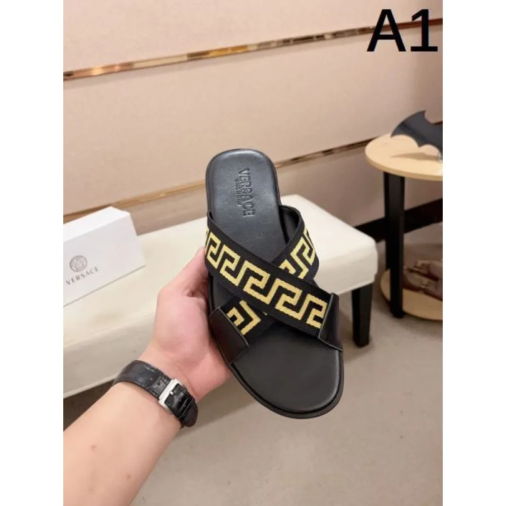 VERSACE ヴェルサーチェ 期間限定VIPセール 2026 メンズ用 サンダル 商品画像 1