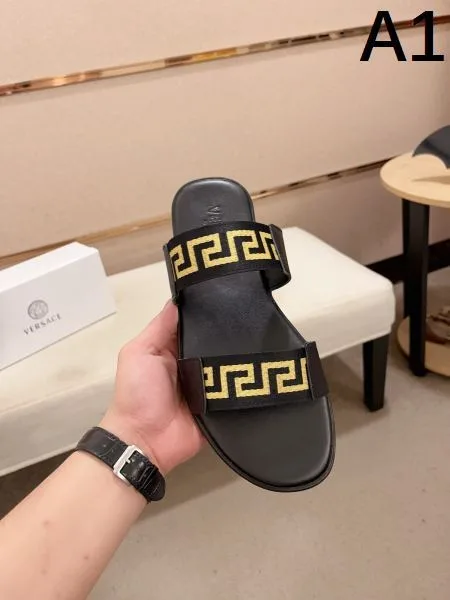 VERSACE ヴェルサーチェ 海外限定アイテム 2026 メンズ用 サンダル 商品画像 10