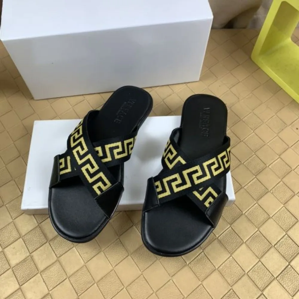 VERSACE ヴェルサーチェ 春夏季超人気即完売 2026 メンズ用 サンダル 商品画像 9