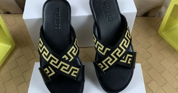 VERSACE ヴェルサーチェ 春夏季超人気即完売 2026 メンズ用 サンダル 商品画像 11