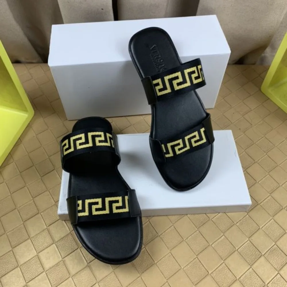 VERSACE ヴェルサーチェ 最新の春夏アイテム 2026 メンズ用 サンダル 商品画像 7