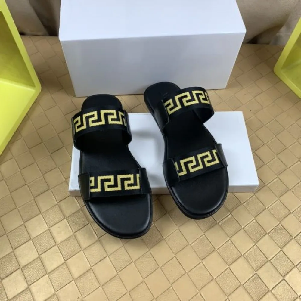VERSACE ヴェルサーチェ 最新の春夏アイテム 2026 メンズ用 サンダル 商品画像 8