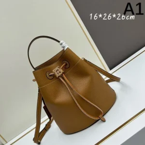 安定感のある夏新作 2026 トートバッグ BURBERRY バーバリー 商品画像 1
