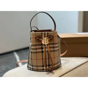 販売店舗限定モデル 2026 ショルダーバッグ BURBERRY バーバリー 商品画像 1