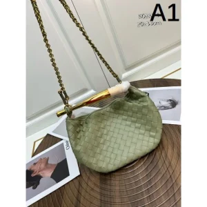 BOTTEGA VENETA ボッテガヴェネタ 2024FW VIP価格海外発 ショルダーバッグ 商品画像 1