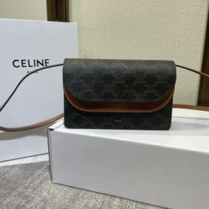 カジュアルめなコーデ 2026 ショルダーバッグ CELINE セリーヌ 商品画像 1