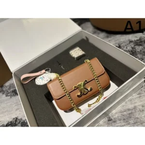 今季は色を使った注目新品 2026 ショルダーバッグ CELINE セリーヌ 商品画像 1