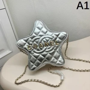 今期新作人気の美ライン 2026 ショルダーバッグ CHANEL シャネル 商品画像 1