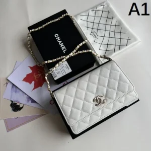 雑誌も街も人気アイテム 2026 ショルダーバッグ CHANEL シャネル 商品画像 1