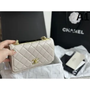 期間限定、お得に買うべき 2026 ショルダーバッグ CHANEL シャネル 商品画像 1