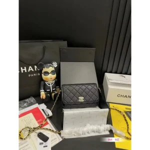 シーズンの流行にチェック 2026 ショルダーバッグ CHANEL シャネル 商品画像 1