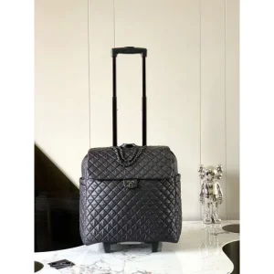 ジュアル感強めの着 2026 トラベルバッグ CHANEL シャネル 商品画像 1