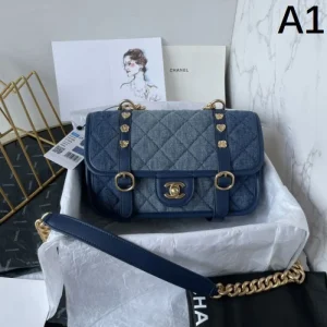 CHANEL シャネル 2024FW この秋冬注目のトップス トートバッグ 商品画像 1