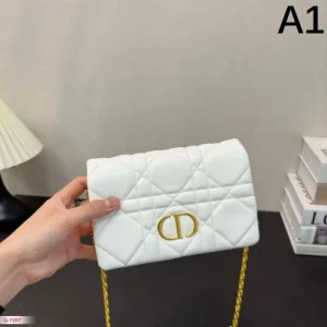 誰でもオシャレになれる！ 2026 ショルダーバッグ DIOR ディオール 商品画像 1