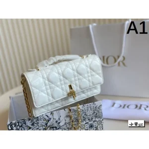 おしゃれ上級者の印象がある 2026 トートバッグ DIOR ディオール 商品画像 1