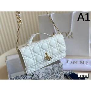 いつも年末には完売しちゃう 2026 トートバッグ DIOR ディオール 商品画像 1