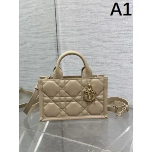 絶対欲しい手に入る 2026 トートバッグ DIOR ディオール 商品画像 1