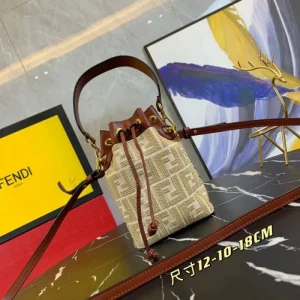 魅力的な価格でセール 2026 トートバッグ FENDI フェンデイ 商品画像 1