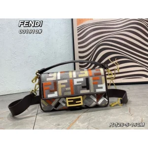 大人の雰囲気たっぷり 2026 トートバッグ FENDI フェンデイ 商品画像 1