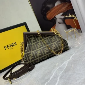 最新作期間限定セール 2026 ショルダーバッグ FENDI フェンデイ 商品画像 1
