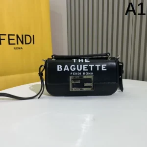 この夏を迎える人気新作 2026 ショルダーバッグ FENDI フェンデイ 商品画像 1