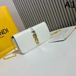 大注目を浴びる春夏新作 2026 ショルダーバッグ FENDI フェンデイ 商品画像 1