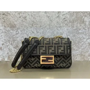 春夏で限定セール! 2026 ショルダーバッグ FENDI フェンデイ 商品画像 1