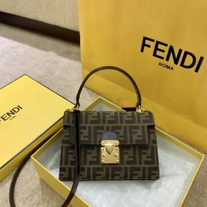 高級感あるスタイル 2026 トートバッグ FENDI フェンデイ 商品画像 1