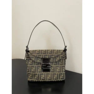 心惹かれるスタイル 2026 トートバッグ FENDI フェンデイ 商品画像 1
