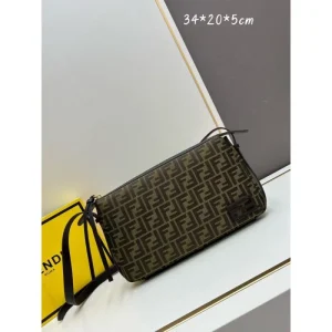 FENDI フェンデイ 2024FW 断然オススメな人気新作 ショルダーバッグ 商品画像 1
