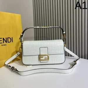 FENDI フェンデイ 2024FW この秋欠かせないアイテム トートバッグ 商品画像 1