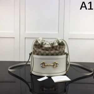 先着順早い者勝ち限定 2026 ショルダーバッグ GUCCI グッチ 商品画像 1