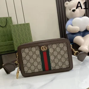 夏に欠かせないアイテム 2026 ショルダーバッグ GUCCI グッチ 商品画像 1