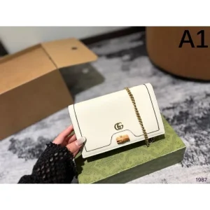 トレンドのコーディネート 2026 ショルダーバッグ GUCCI グッチ 商品画像 1