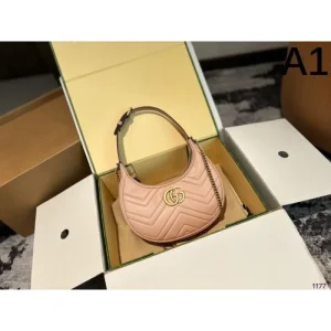 春夏欠かせない定番アイテム 2026 トートバッグ GUCCI グッチ 商品画像 1