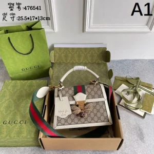 2026 一番注目されている商品 FENDI フェンデイ トートバッグ 商品画像 1