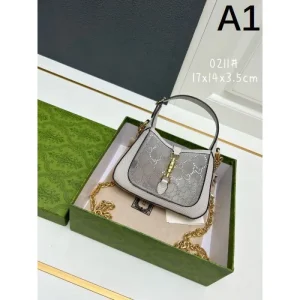 2026 ファッション感度の高い FENDI フェンデイ トートバッグ 商品画像 1
