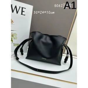 おしゃれな人は愛用中! 2026 ショルダーバッグ LOEWE ロエベ 商品画像 1
