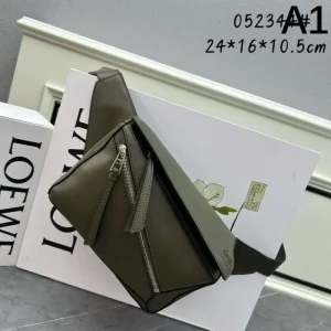 引き続き人気のアイテム 2026 ウエストバッグ LOEWE ロエベ 商品画像 1