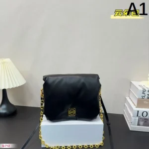 トレンドコーデが楽しめ 2026 トートバッグ LOEWE ロエベ 商品画像 1