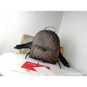 色にも流行り 2026 バックパック LOUIS VUITTON ルイヴィトン 商品画像 1