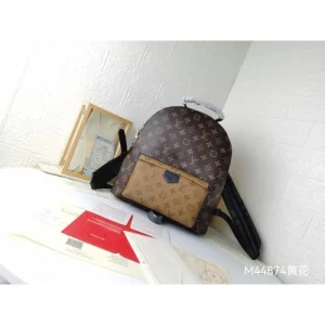 話題が沸騰中 2026 バックパック LOUIS VUITTON ルイヴィトン 商品画像 1