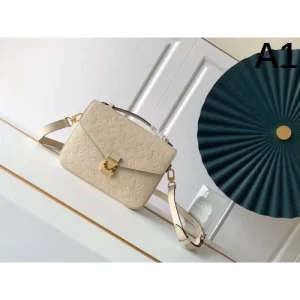 LOUIS VUITTON ルイヴィトン 2024FW より格上げして ショルダーバッグ 商品画像 1