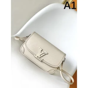 LOUIS VUITTON ルイヴィトン 2024FW 今度こそ完売！ ショルダーバッグ 商品画像 1