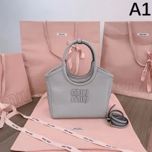 春新作ご注目 2026 トートバッグ MIU MIU ミュウミュウ 商品画像 1