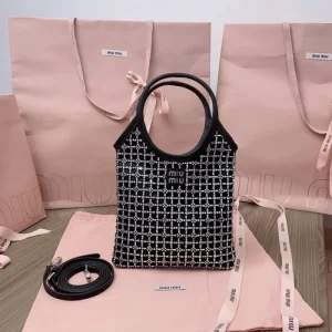今年は先取り 2026 トートバッグ MIU MIU ミュウミュウ 商品画像 1