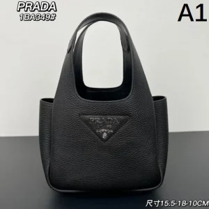 ファッションに新しい色 2026 トートバッグ PRADA プラダ 商品画像 1