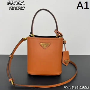 今年らしい優秀アイテム 2026 トートバッグ PRADA プラダ 商品画像 1