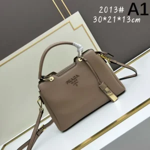 春夏のおしゃれを楽しんで 2026 トートバッグ PRADA プラダ 商品画像 1